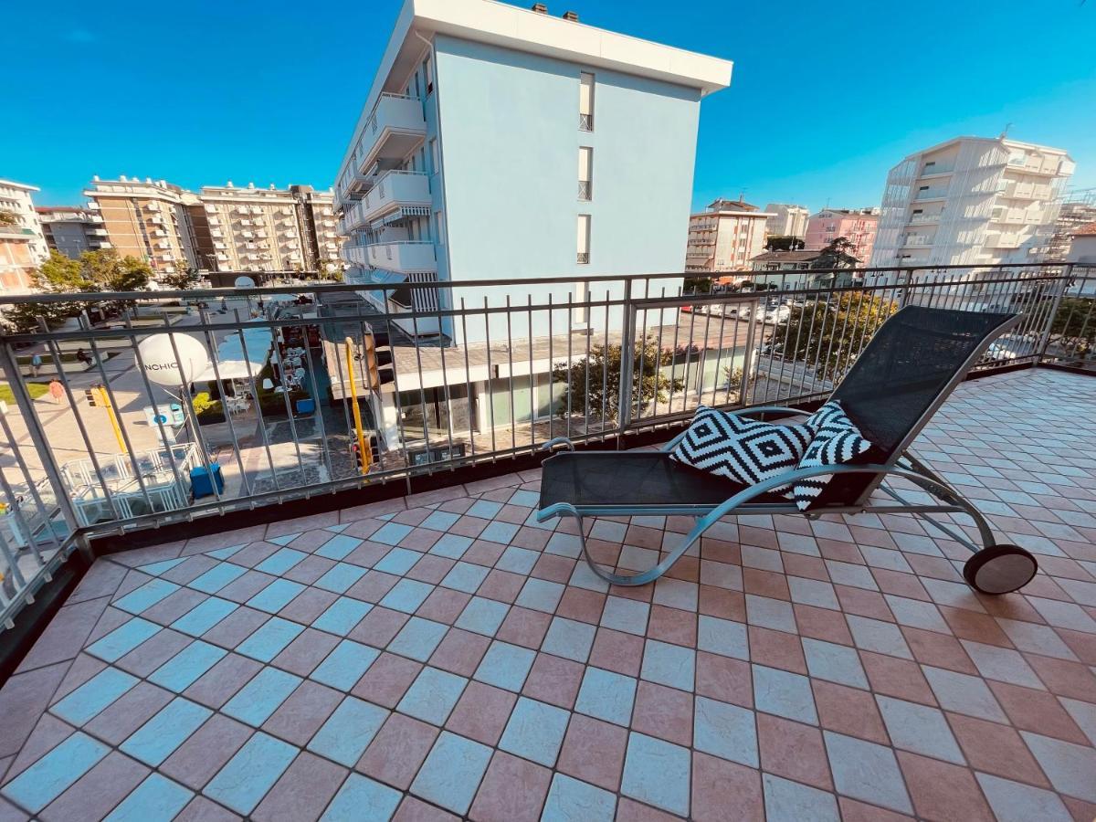 Family Apartment Piazza Milano - Jesolo Экстерьер фото