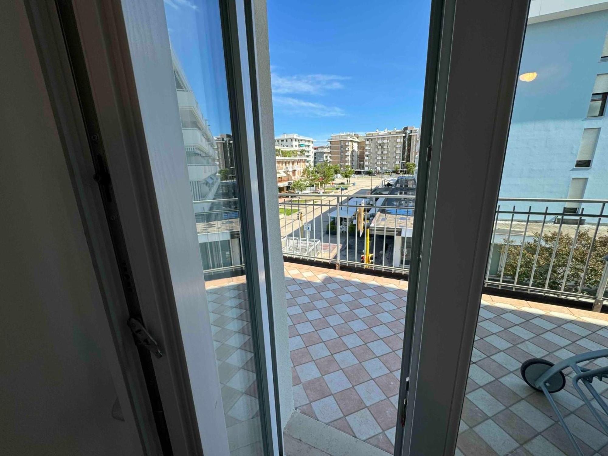 Family Apartment Piazza Milano - Jesolo Экстерьер фото